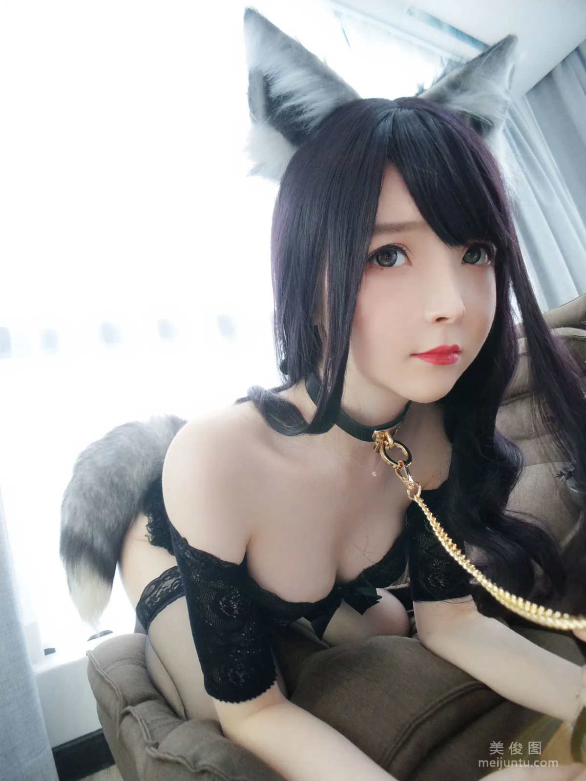 [网红Coser] 一小央泽 《黑狐姐姐》 写真集46