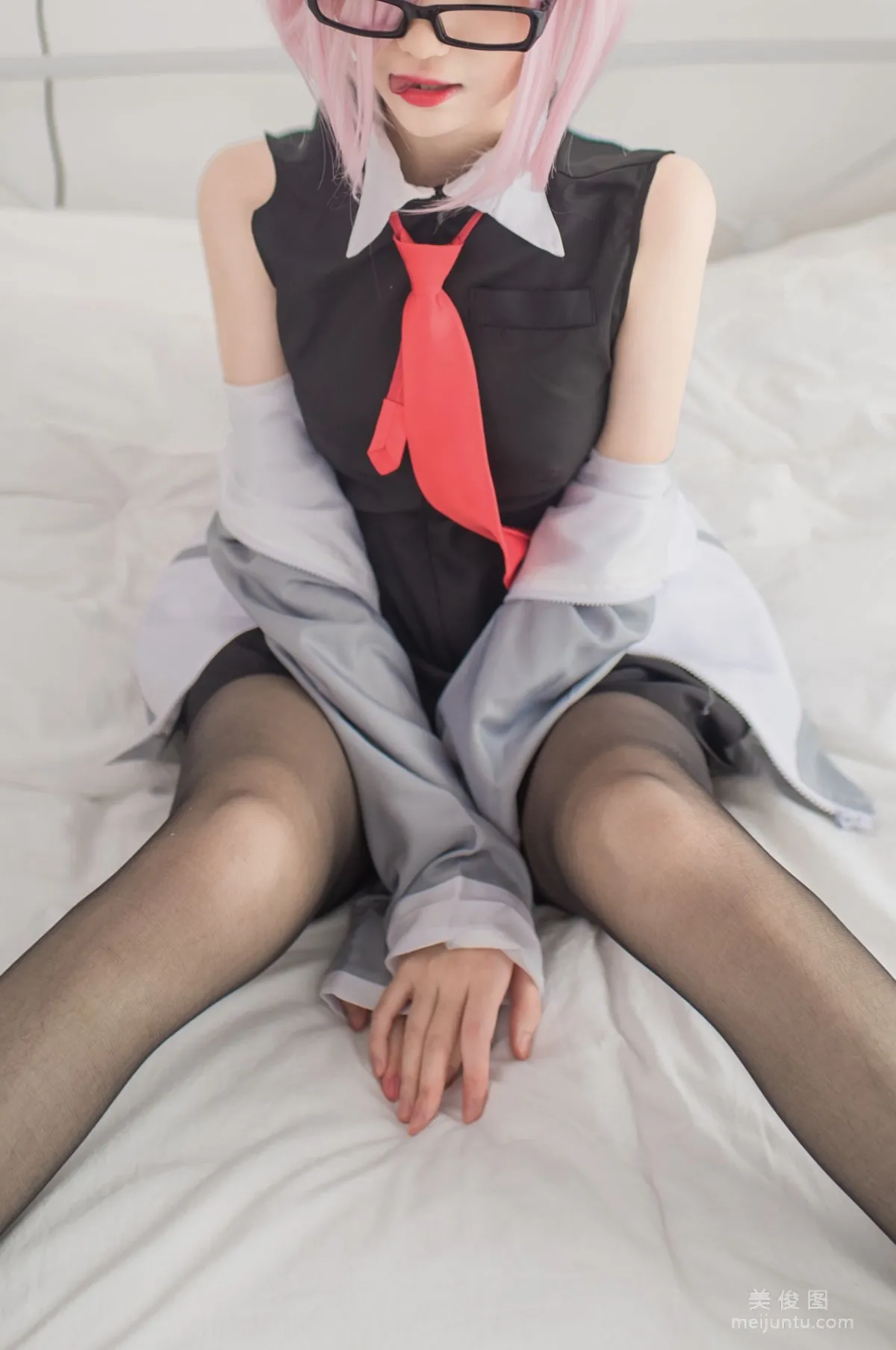 [网红Coser] 南桃Momoko 《玛修制服》 写真集17