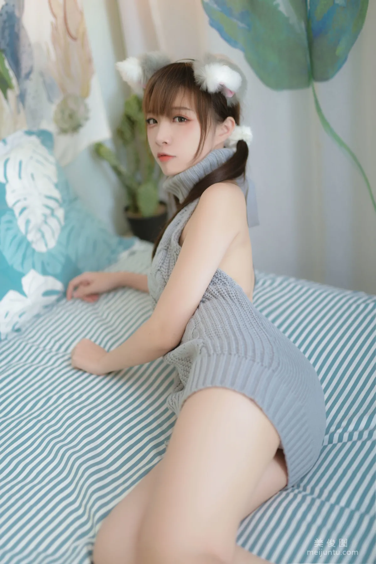 二佐Nisa 《宠物少女 私房露背毛衣》 写真集4