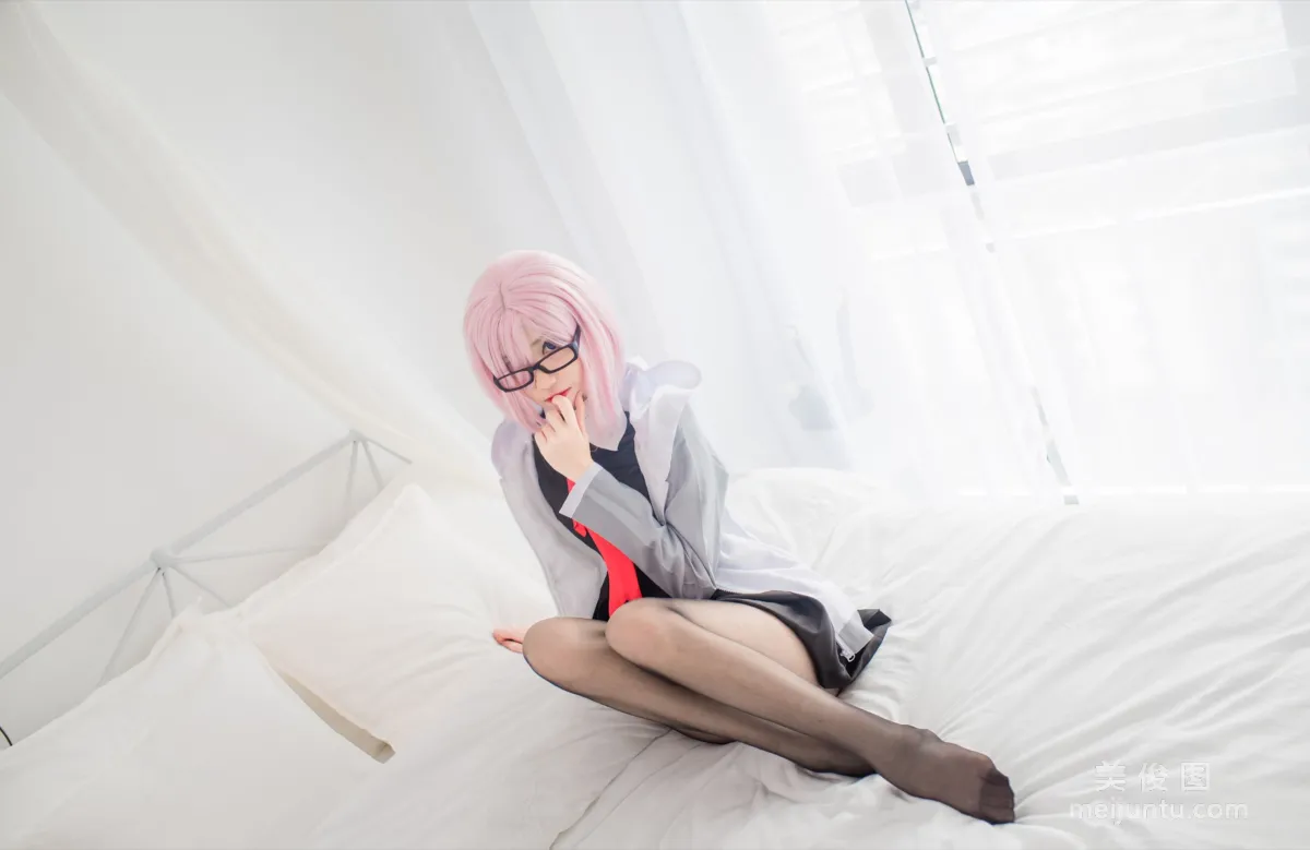 [网红Coser] 南桃Momoko 《玛修制服》 写真集20