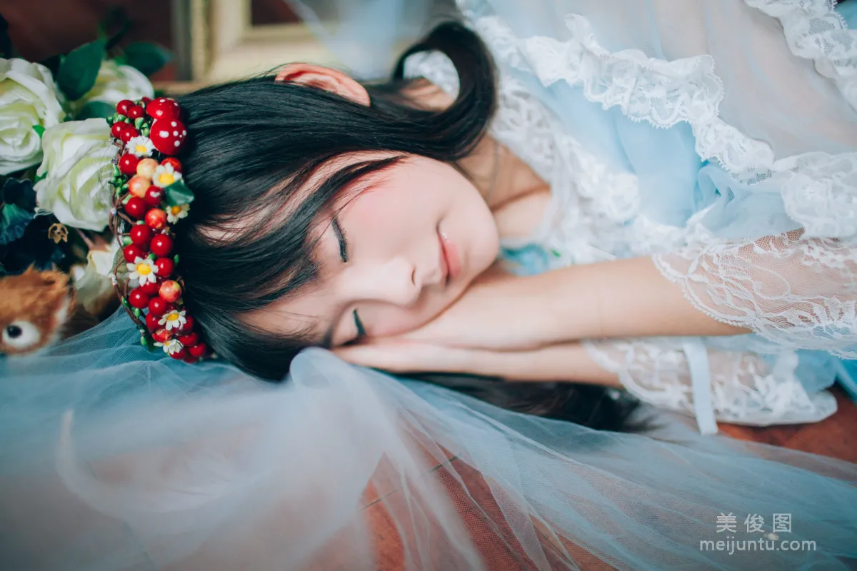 [美女Coser] 樱群 《纱》 写真集15