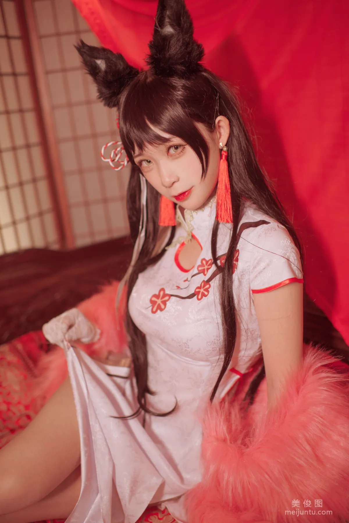 [美女Coser] 樱落酱w 《爱宕新春旗袍》 写真集9