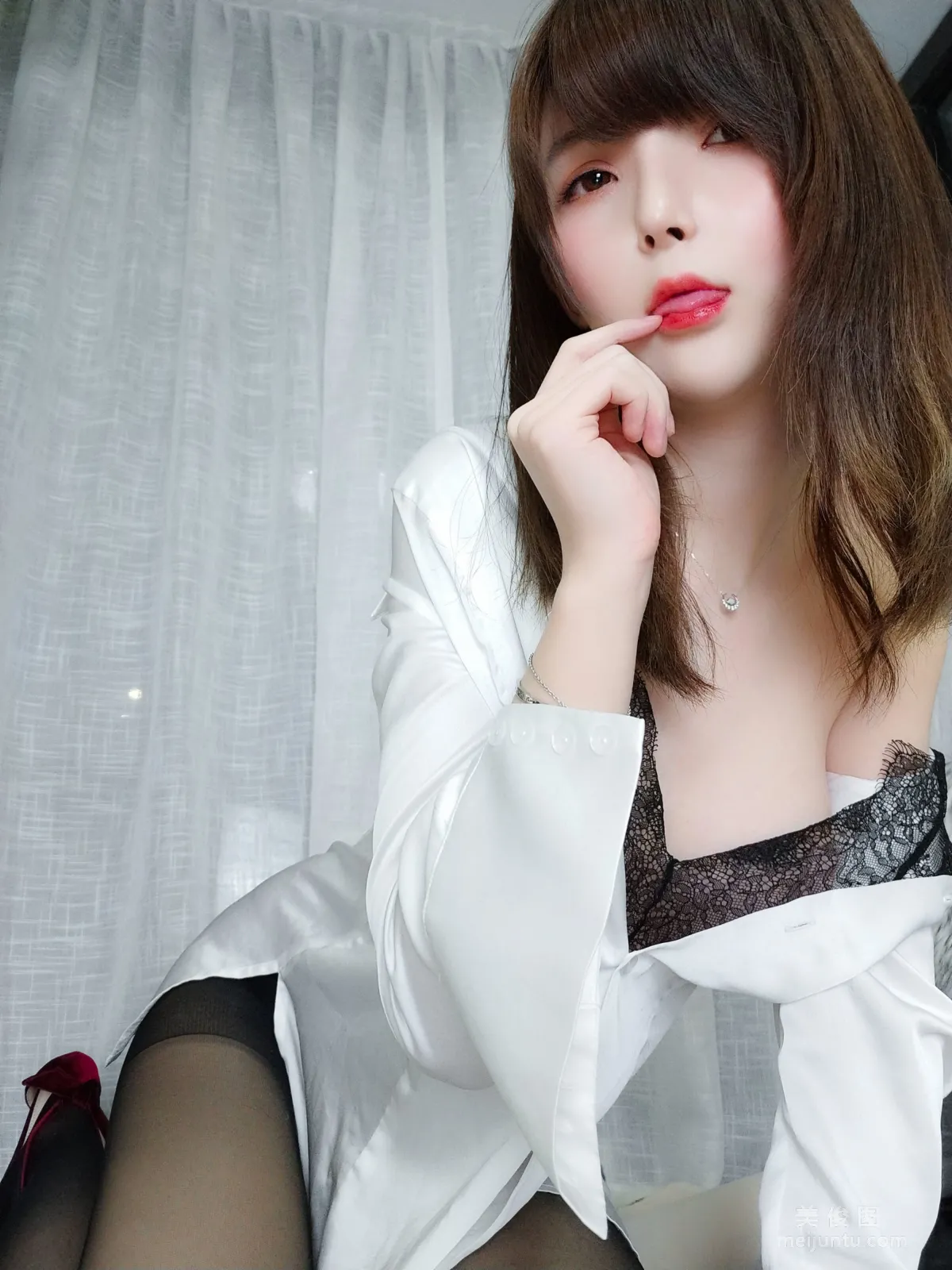 [Coser美女] 一小央泽 《约会女友》 写真集70