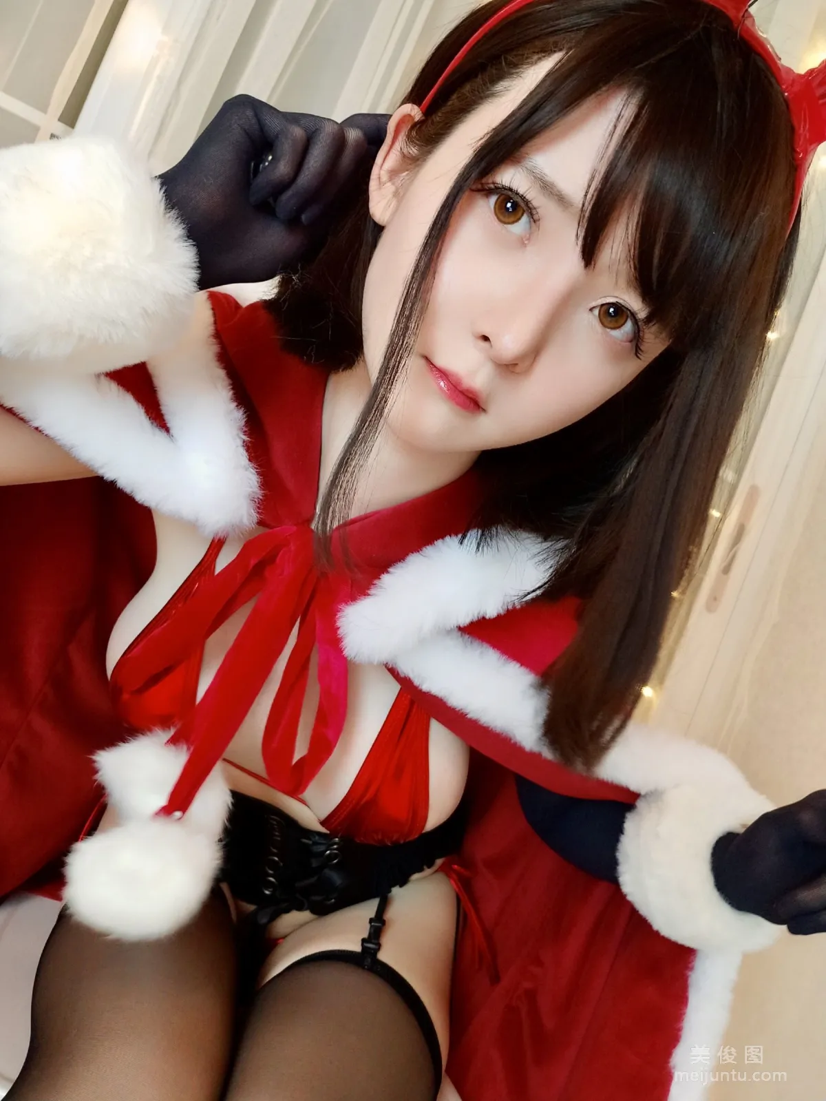 [网红Coser] 一小央泽 《圣诞兔》 写真集21