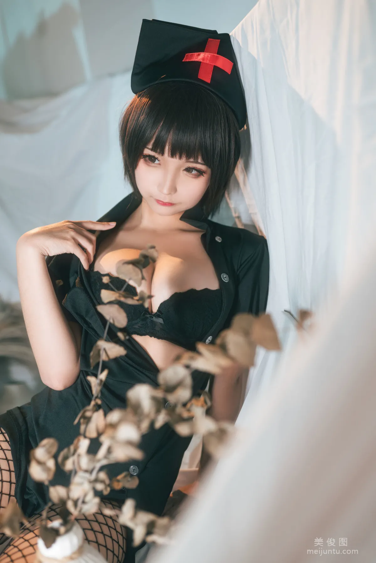 [美女Coser] 蠢沫沫 《护士姐姐》 写真集18