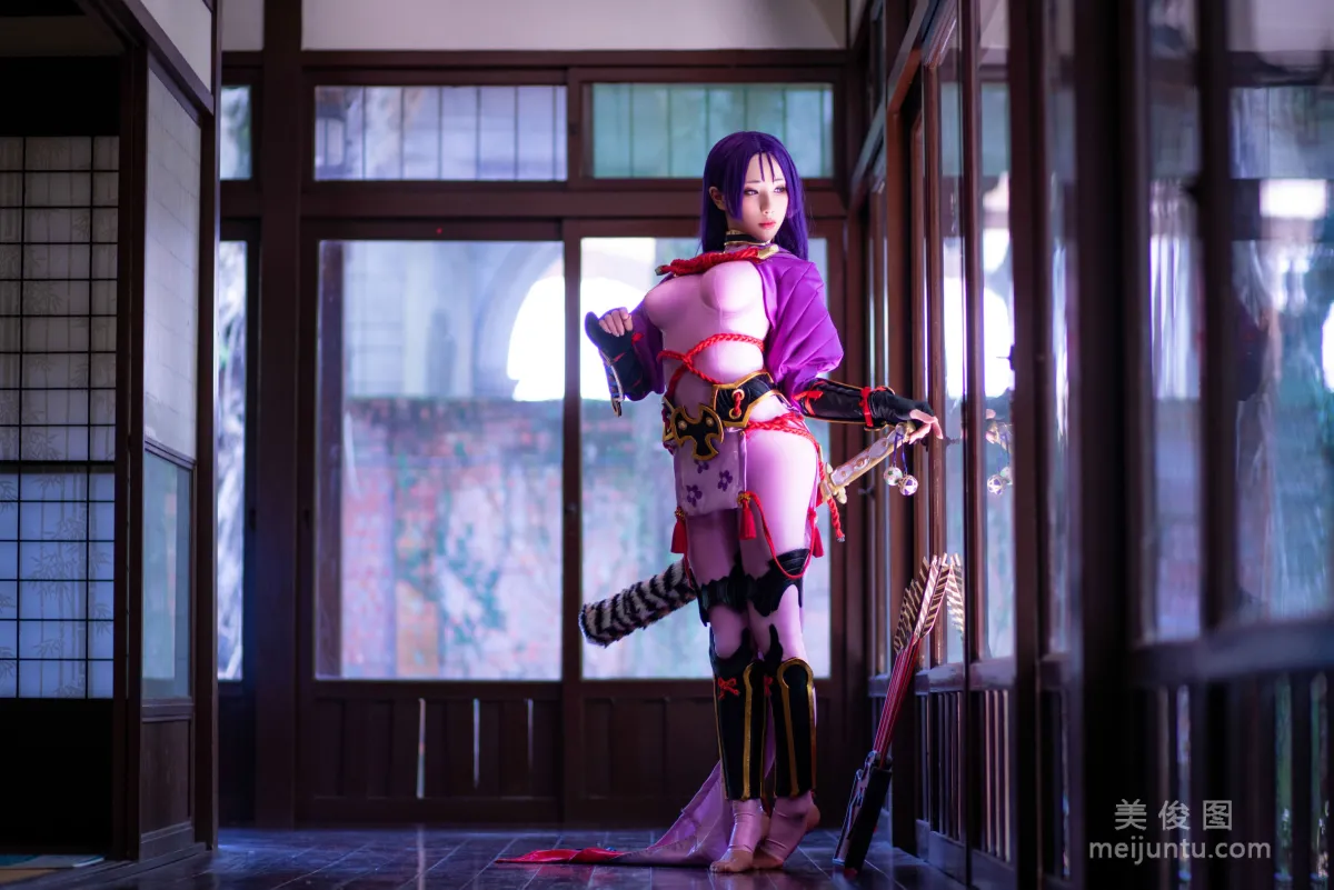 [网红Coser] 雨波_HaneAme 《源赖光》 写真集11