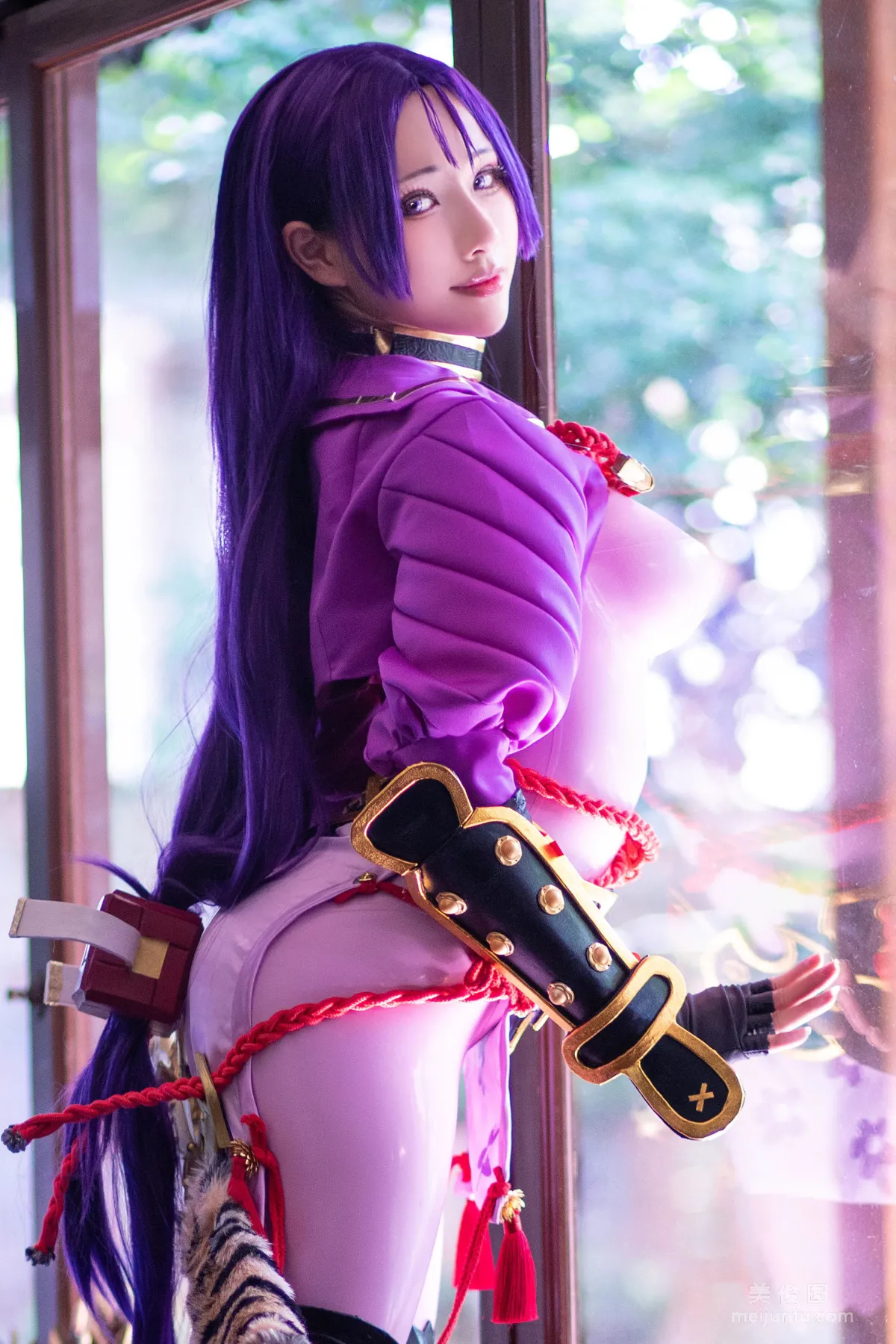 [网红Coser] 雨波_HaneAme 《源赖光》 写真集16