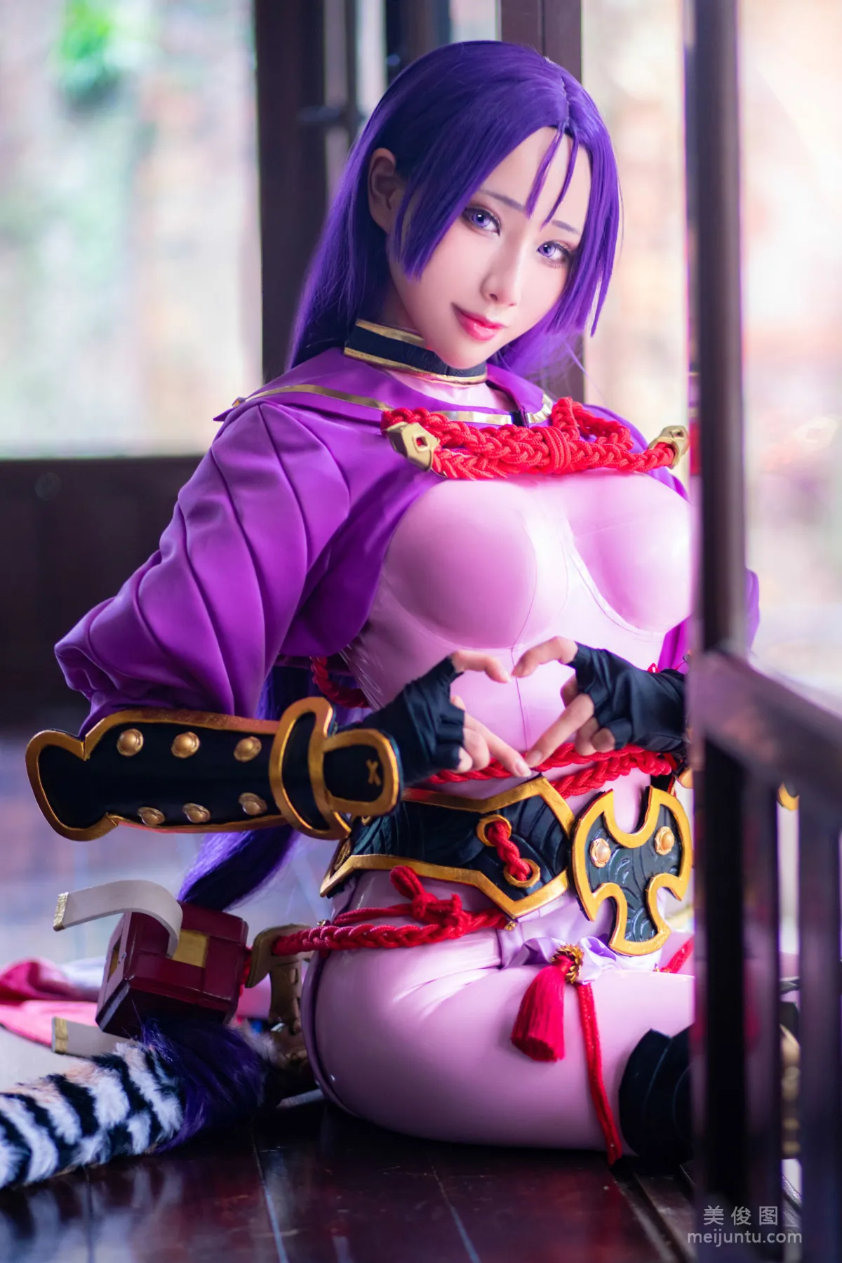 [网红Coser] 雨波_HaneAme 《源赖光》 写真集26