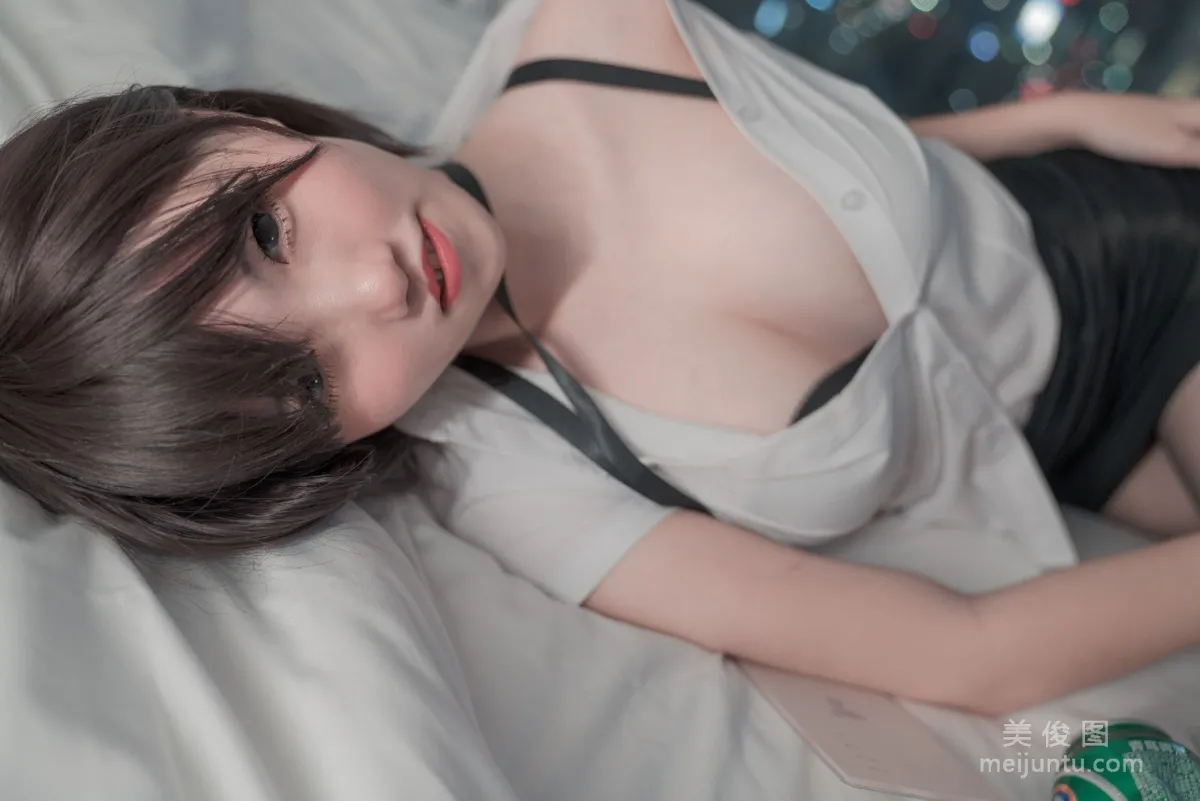 鬼马少女阿薰kaOri 《黑丝OL》 写真集23