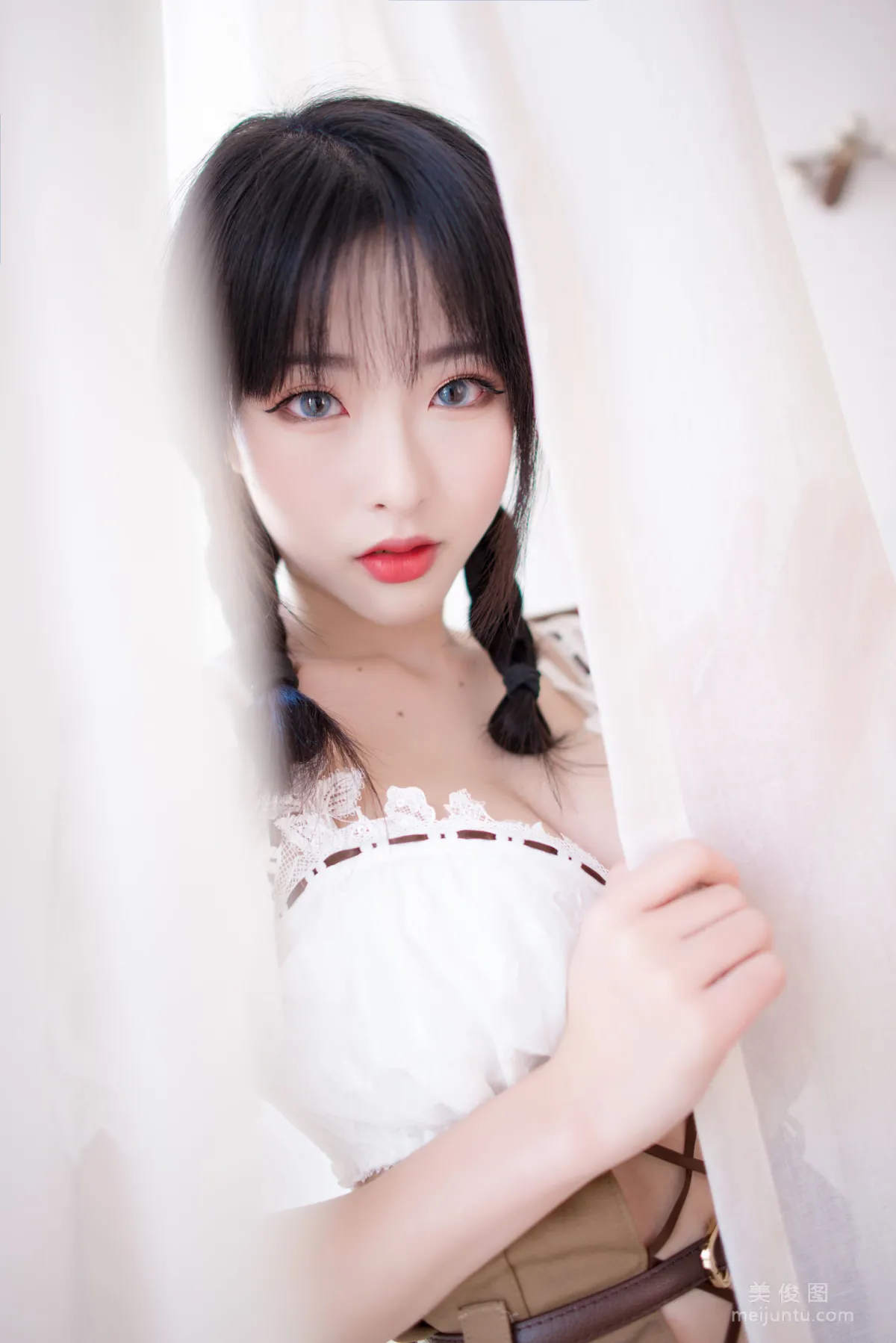 [美女Coser] 清水由乃 《73家复古欧式》 写真集56