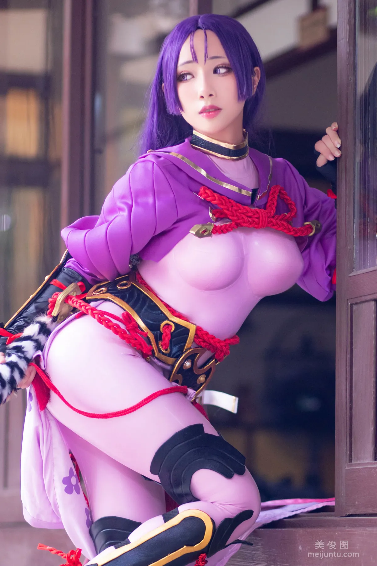 [网红Coser] 雨波_HaneAme 《源赖光》 写真集28