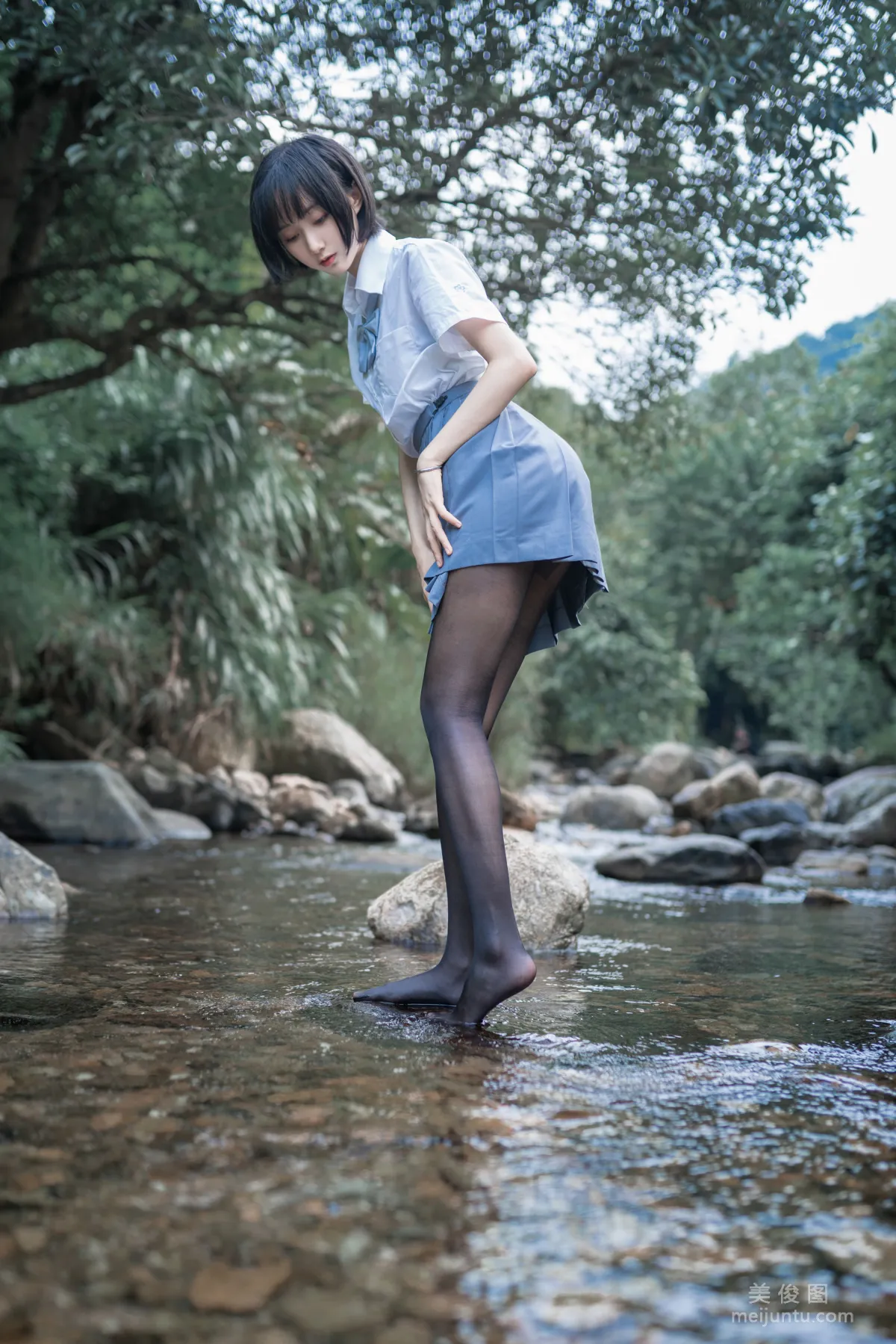 木绵绵OwO 《水色溪边制服》 写真集14