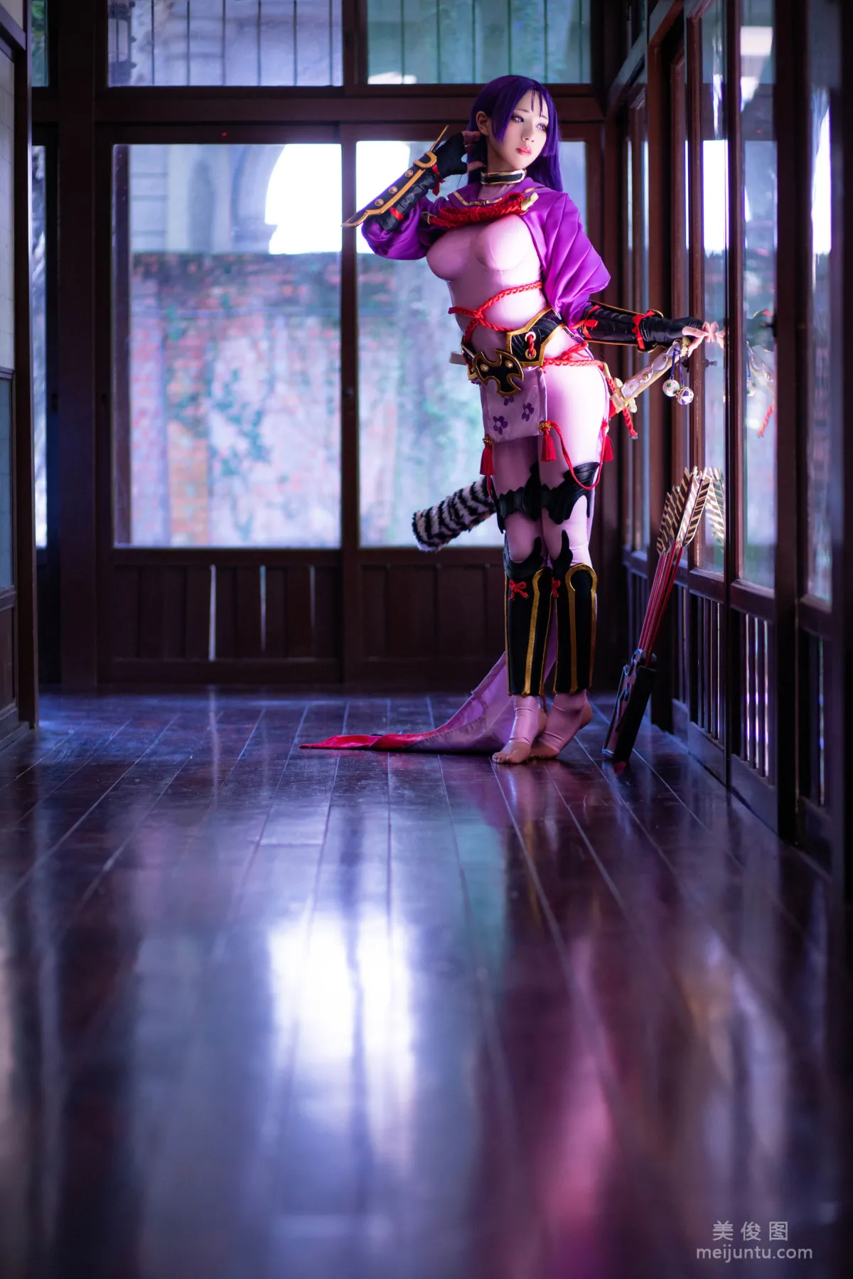 [网红Coser] 雨波_HaneAme 《源赖光》 写真集13