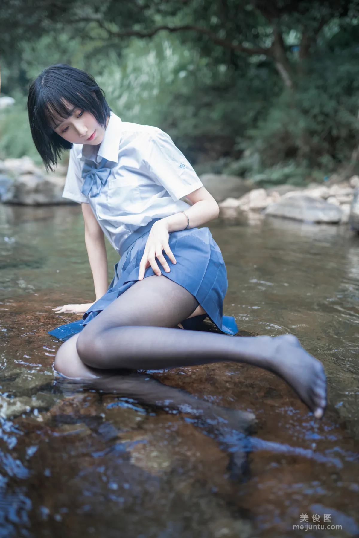 木绵绵OwO 《水色溪边制服》 写真集28