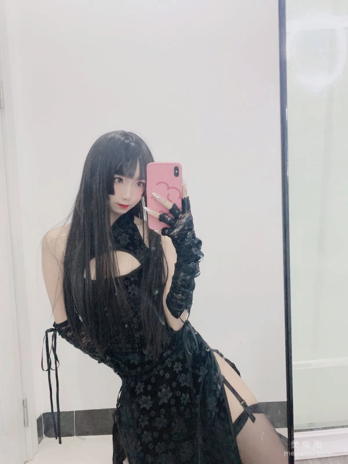 美少女鬼畜瑶 《黑色旗袍》 写真集3