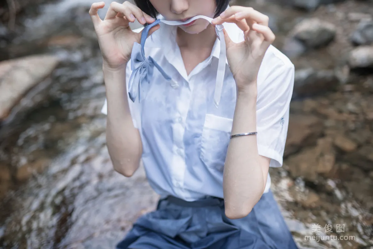 木绵绵OwO 《水色溪边制服》 写真集31