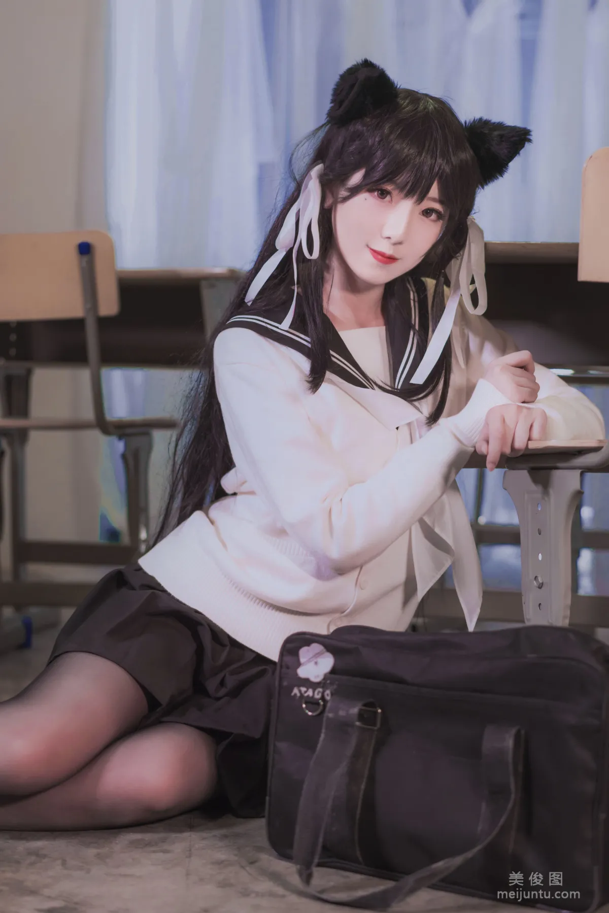 [美女Coser] 弥音音ww 《爱宕校服》 写真集5