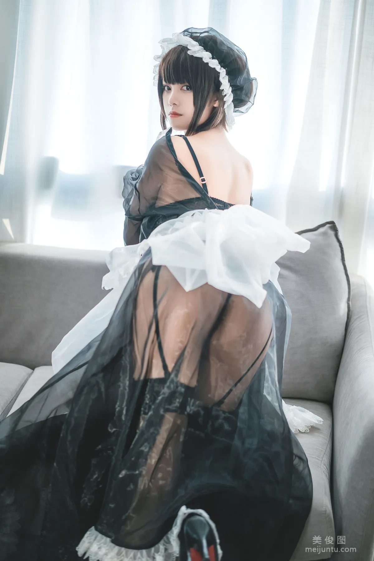 [美女Coser] 蜜汁猫裘 《透明女仆》 写真集28