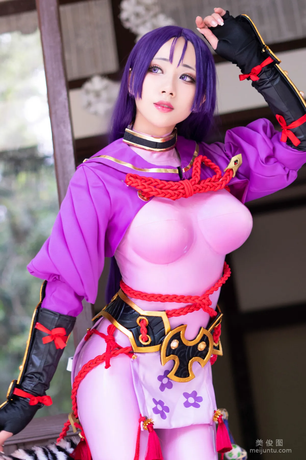 [网红Coser] 雨波_HaneAme 《源赖光》 写真集21