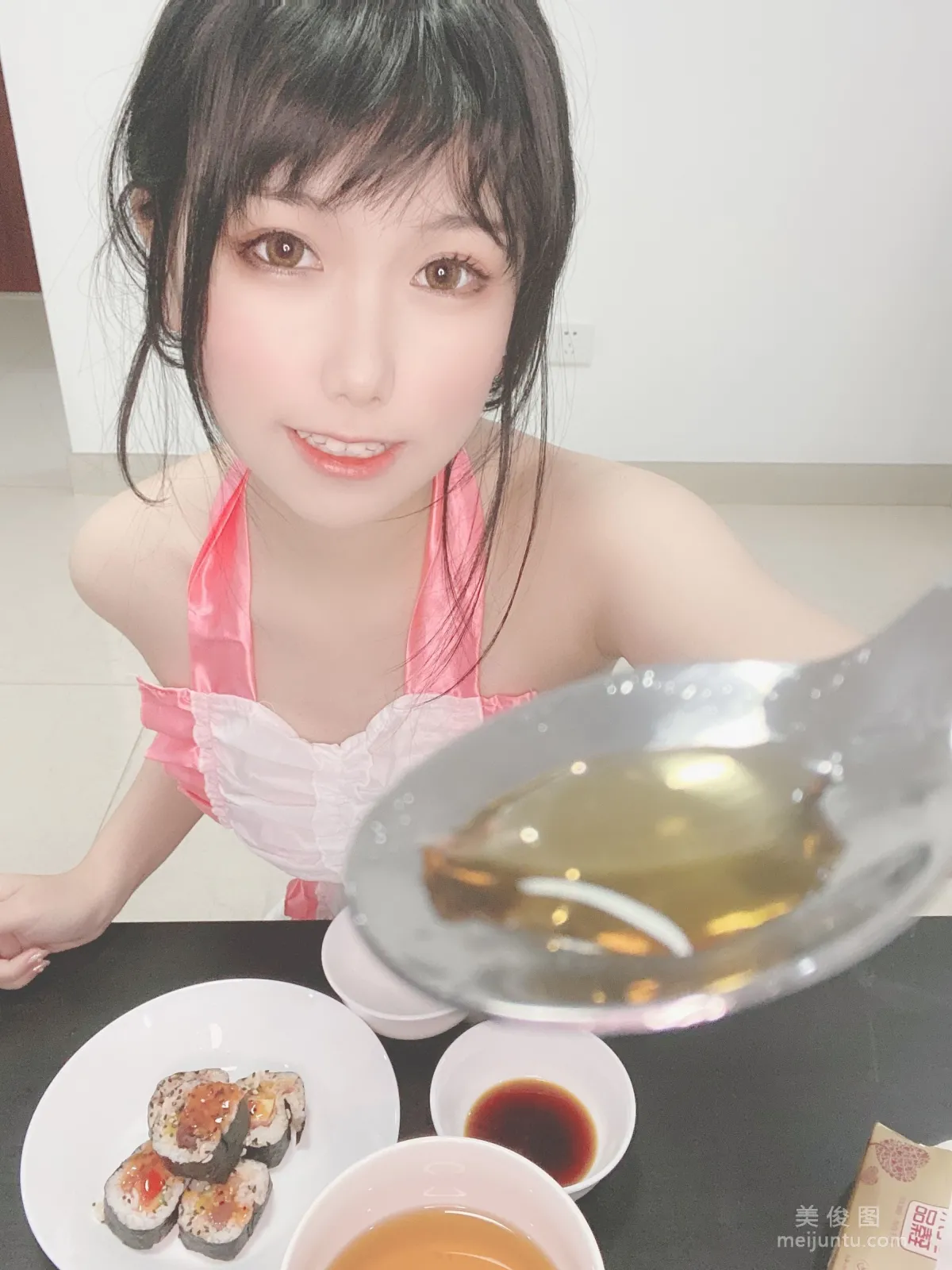 Coser芋圆侑子SJ 《人妻围裙》 写真集52