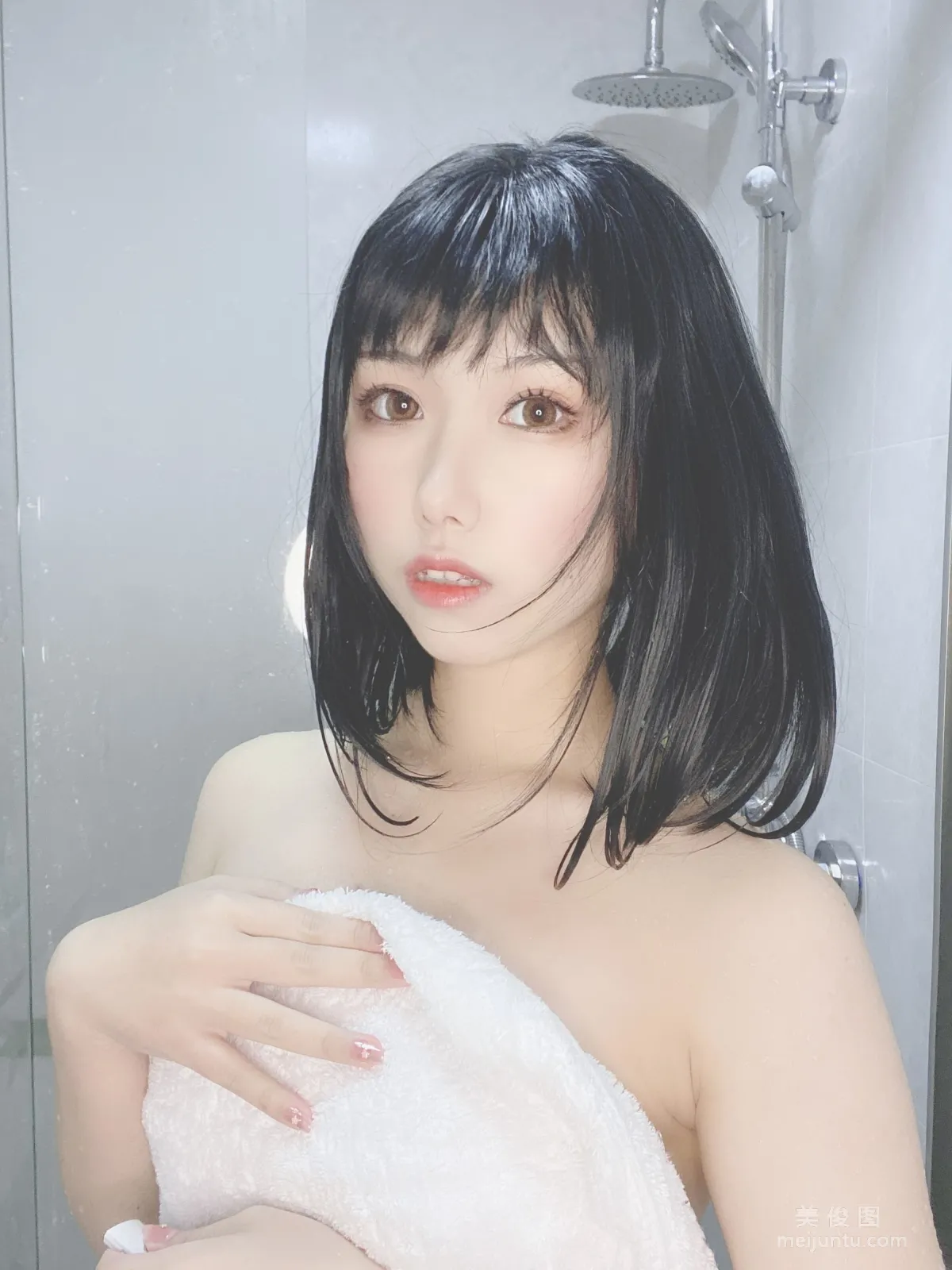 Coser芋圆侑子SJ 《人妻围裙》 写真集33