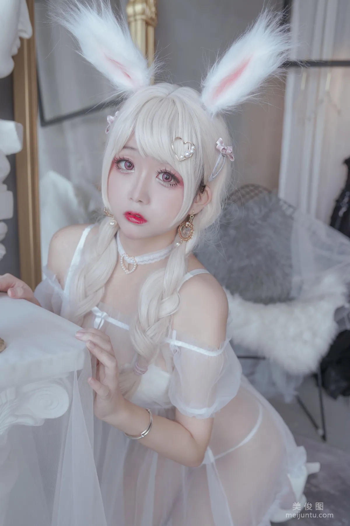 Cosplayer日奈娇 《猫与兔》 写真集36