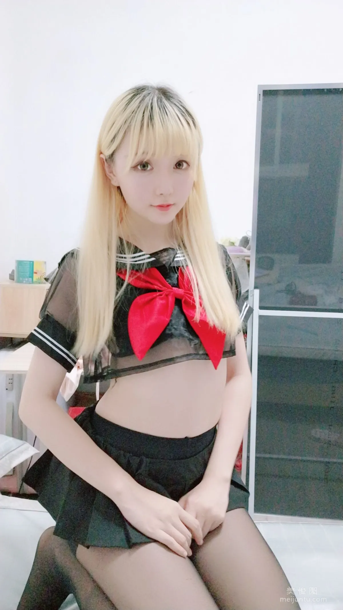 Coser小姐姐星之迟迟 《黑制服》 写真集14