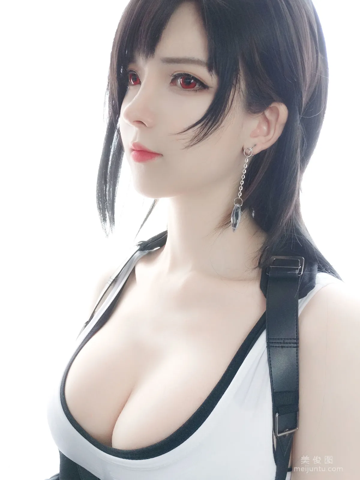 [网红模特Coser] 一小央泽 《蒂法公式装》 写真集14