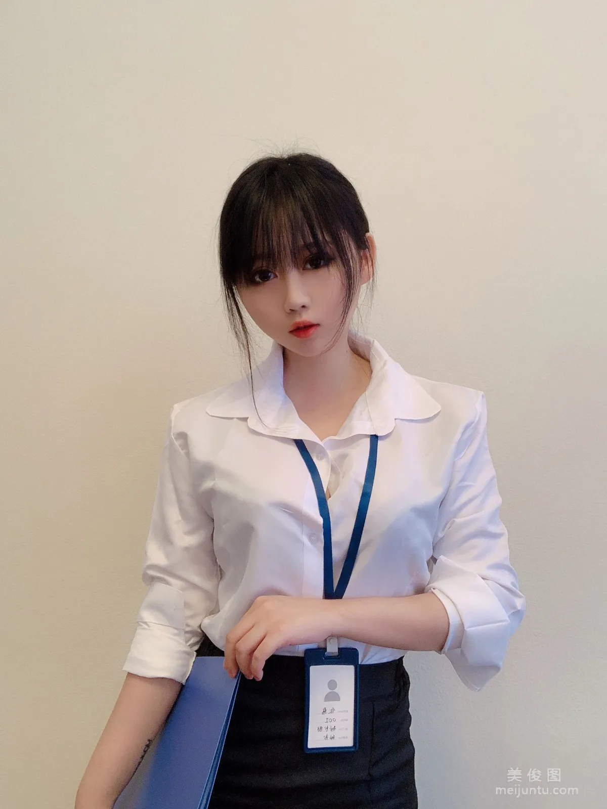 蜜桃少女是依酱呀 《黑丝制服》 写真集21