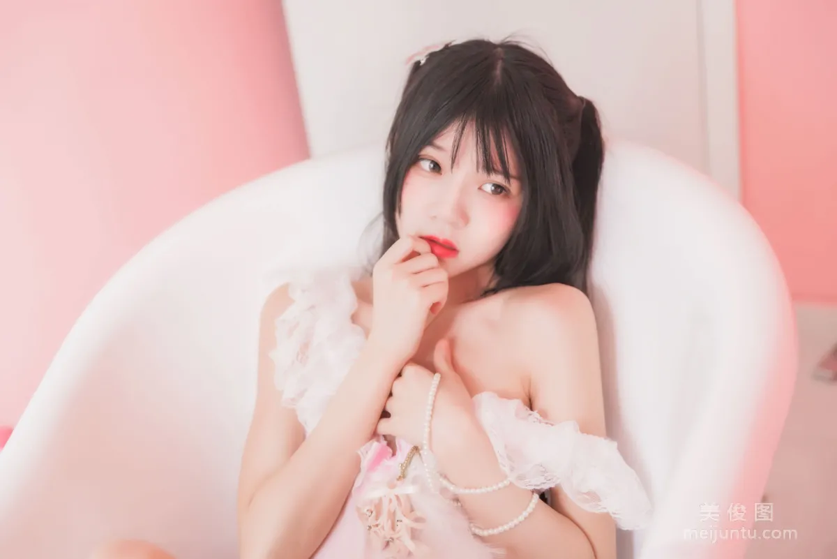 桜桃喵 冬眠系列 《粉色浴缸》 写真集14