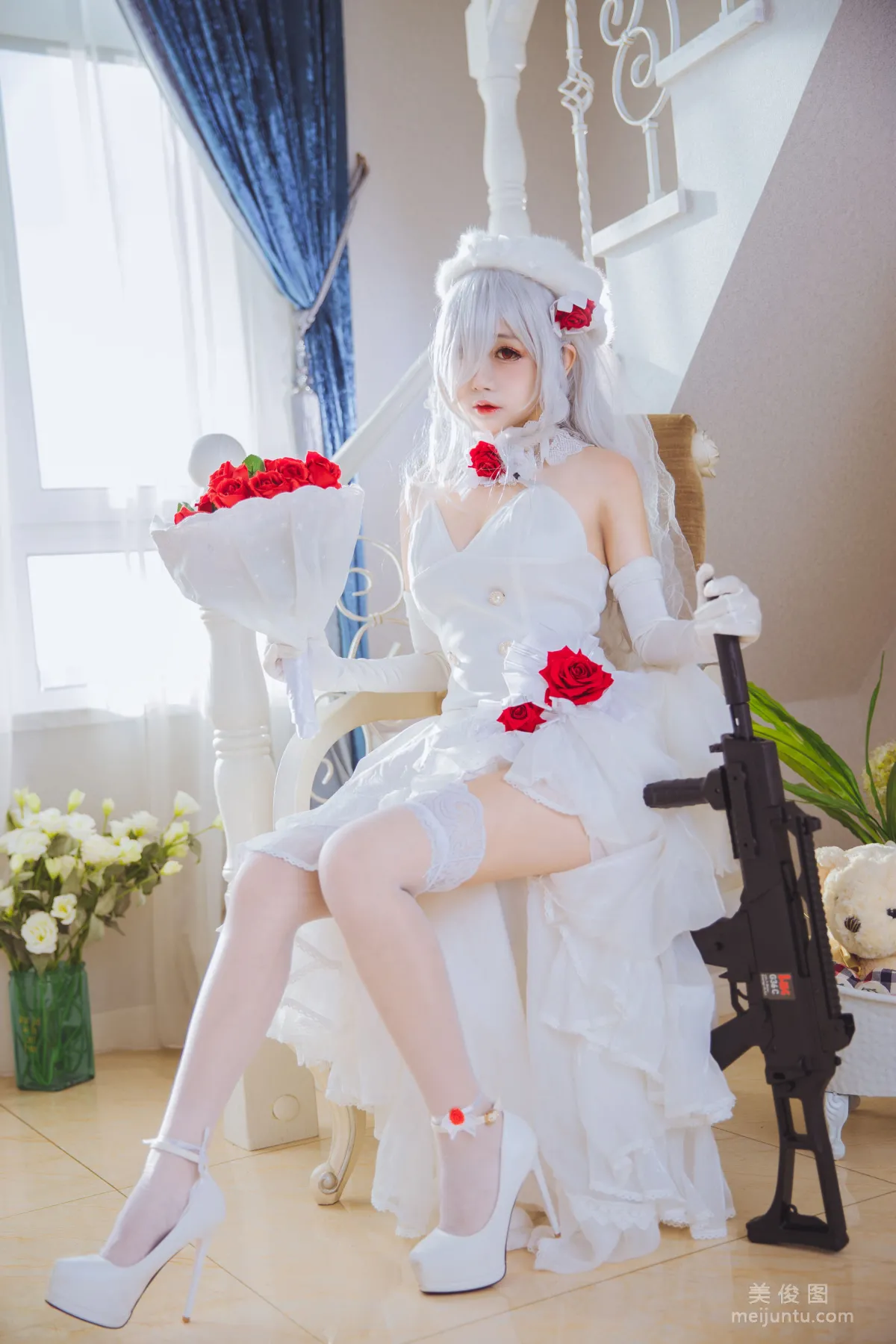 [网红Coser] 日奈娇 《g36c 礼服》 写真集3