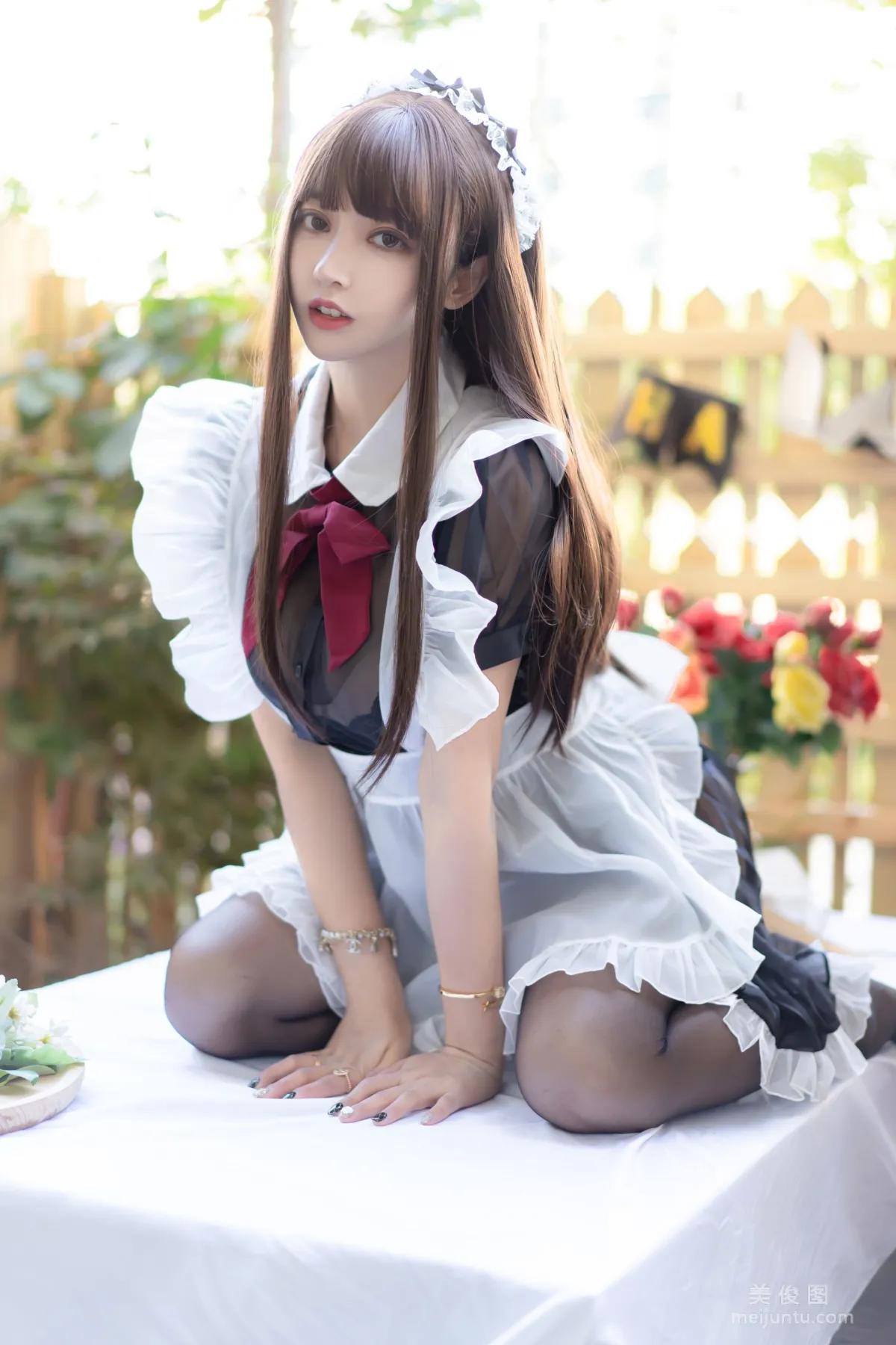 [美女Coser] 米线线sama 《透明女仆》 写真集25