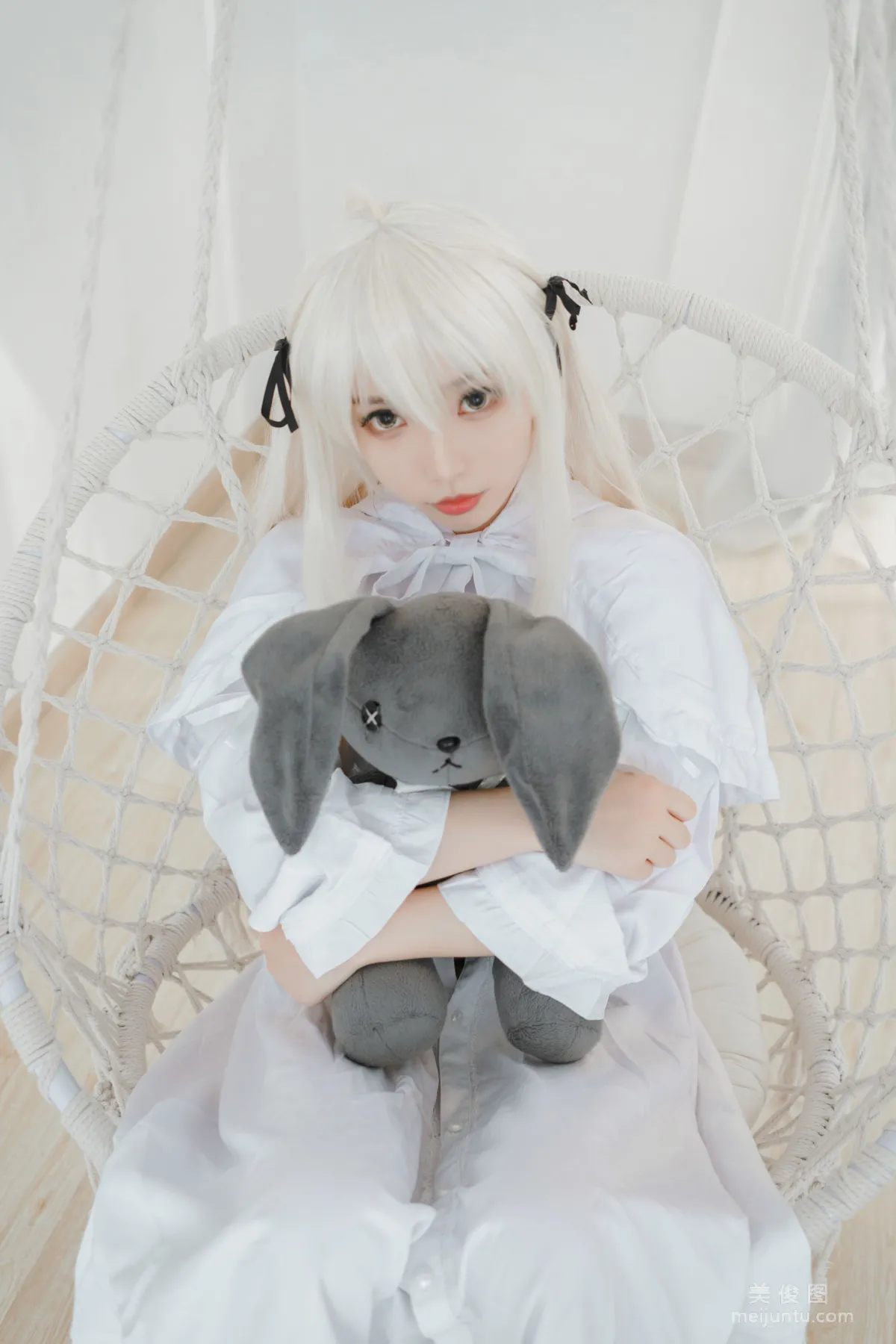 Cosplayer白易子教主 《白裙》 写真集3