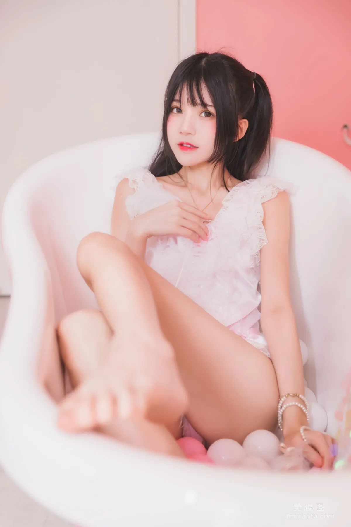 桜桃喵 冬眠系列 《粉色浴缸》 写真集10