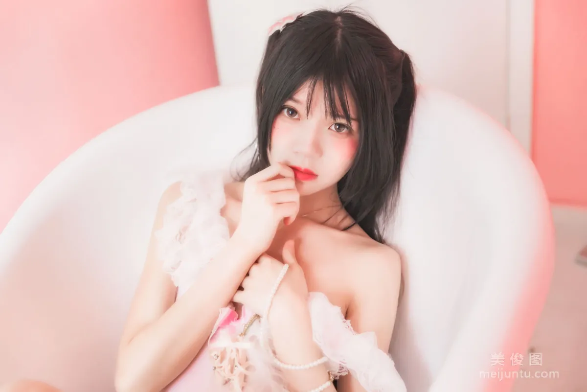 桜桃喵 冬眠系列 《粉色浴缸》 写真集15