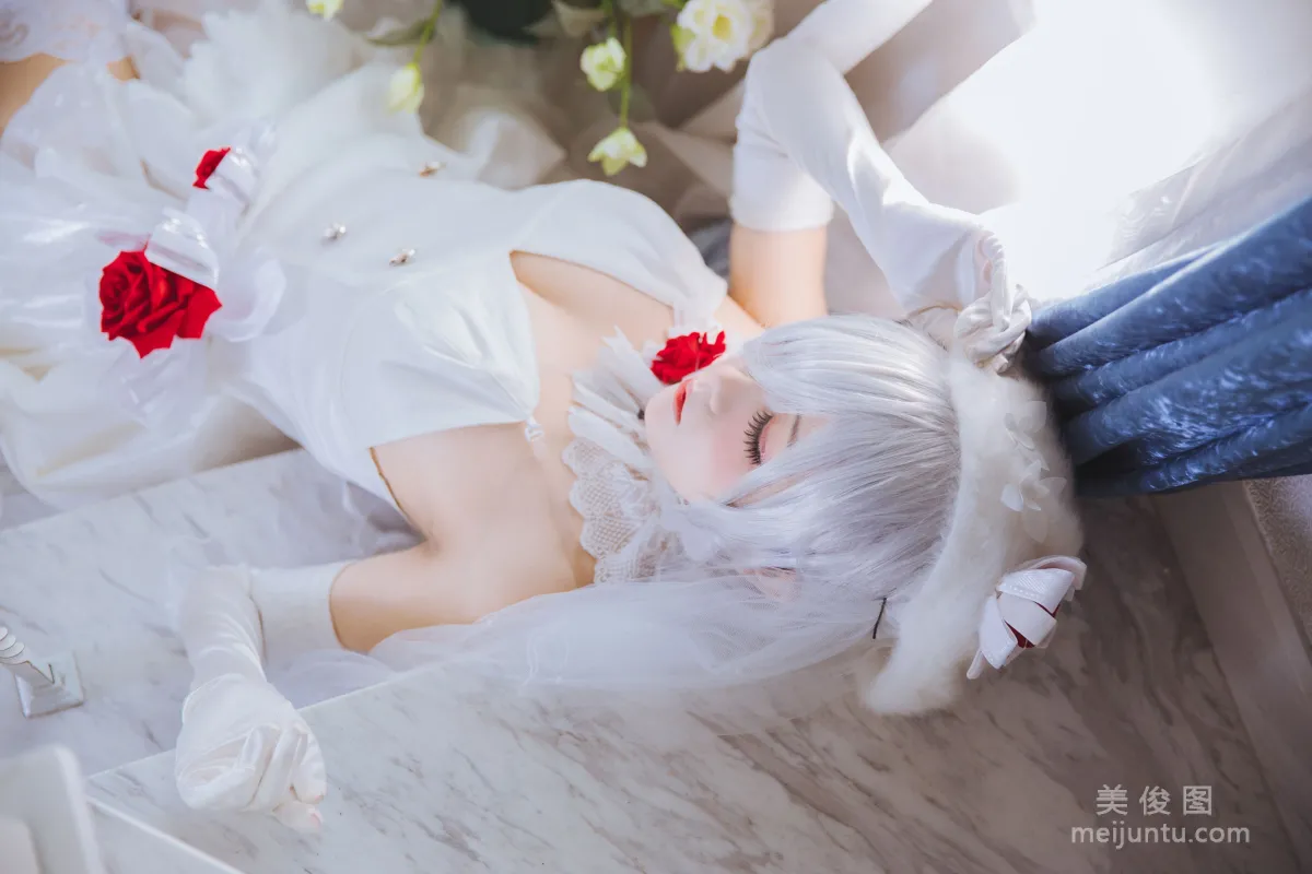 [网红Coser] 日奈娇 《g36c 礼服》 写真集30