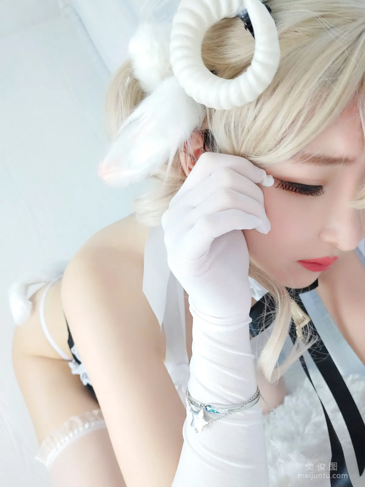 Cosplayer一小央泽 《小绵羊》 写真集15