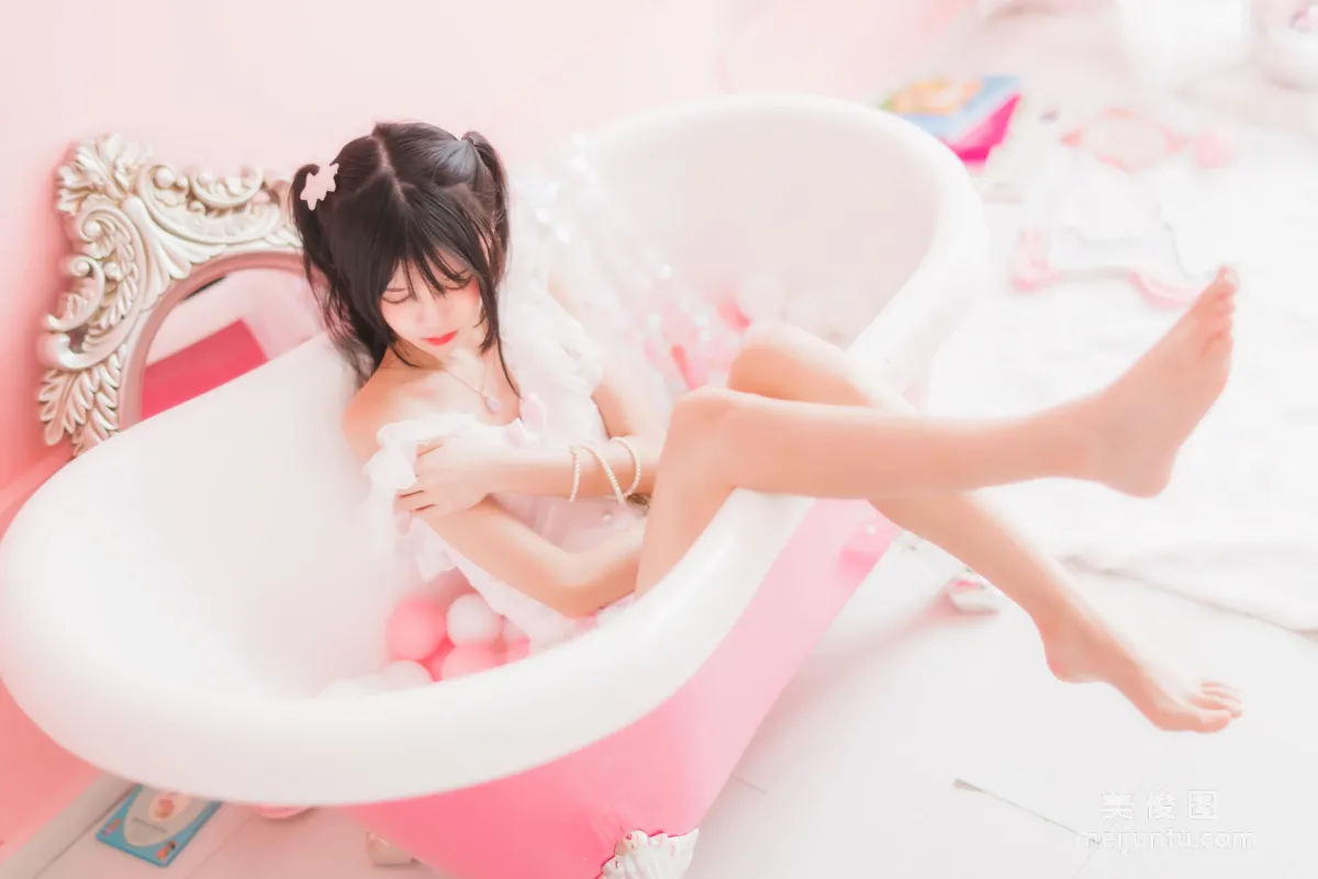 桜桃喵 冬眠系列 《粉色浴缸》 写真集32