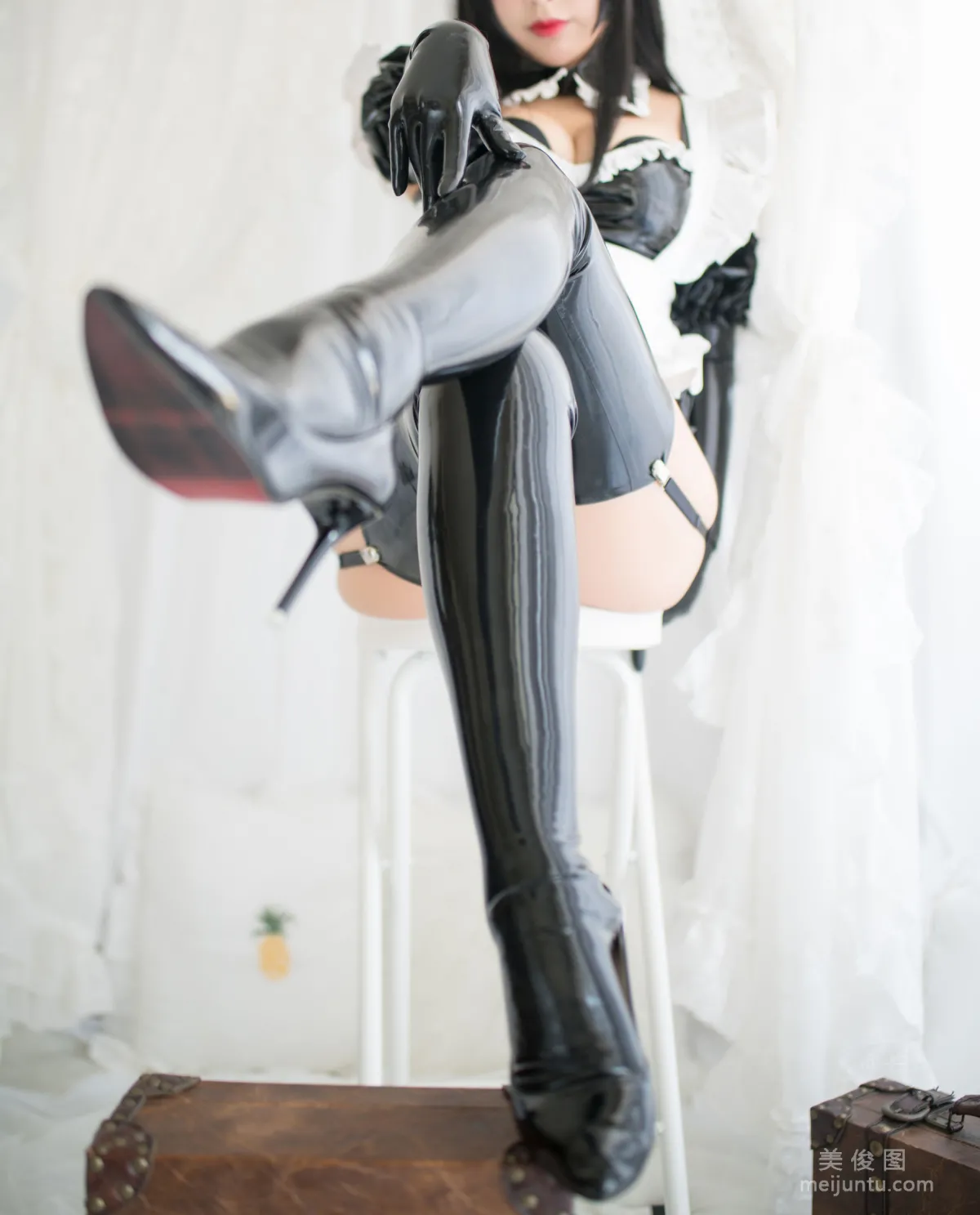 [美女Coser] -白烨- 《傲娇黑胶女仆》 写真集52