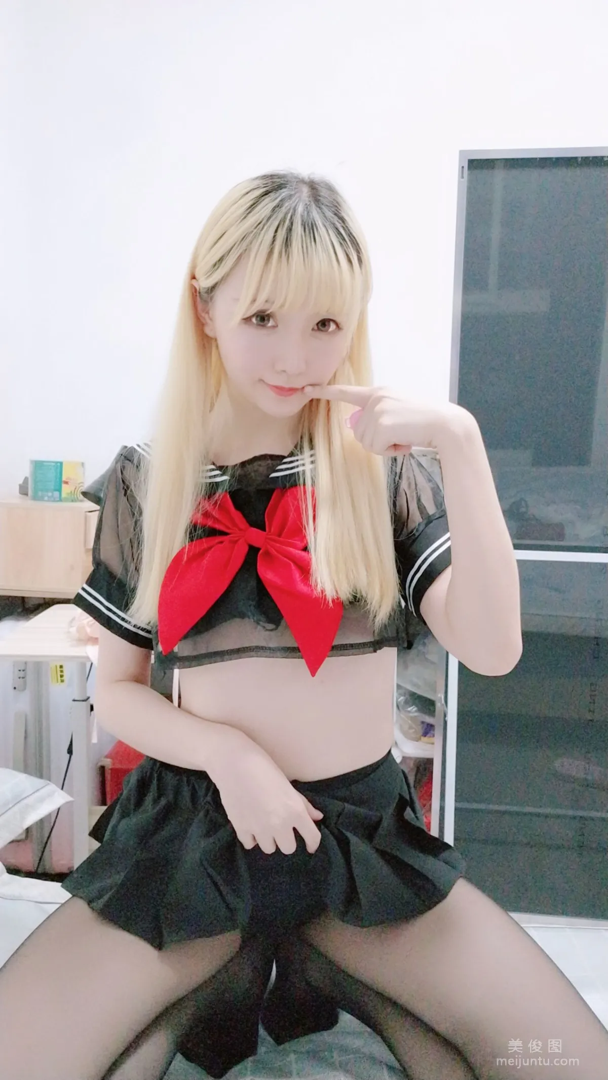 Coser小姐姐星之迟迟 《黑制服》 写真集17