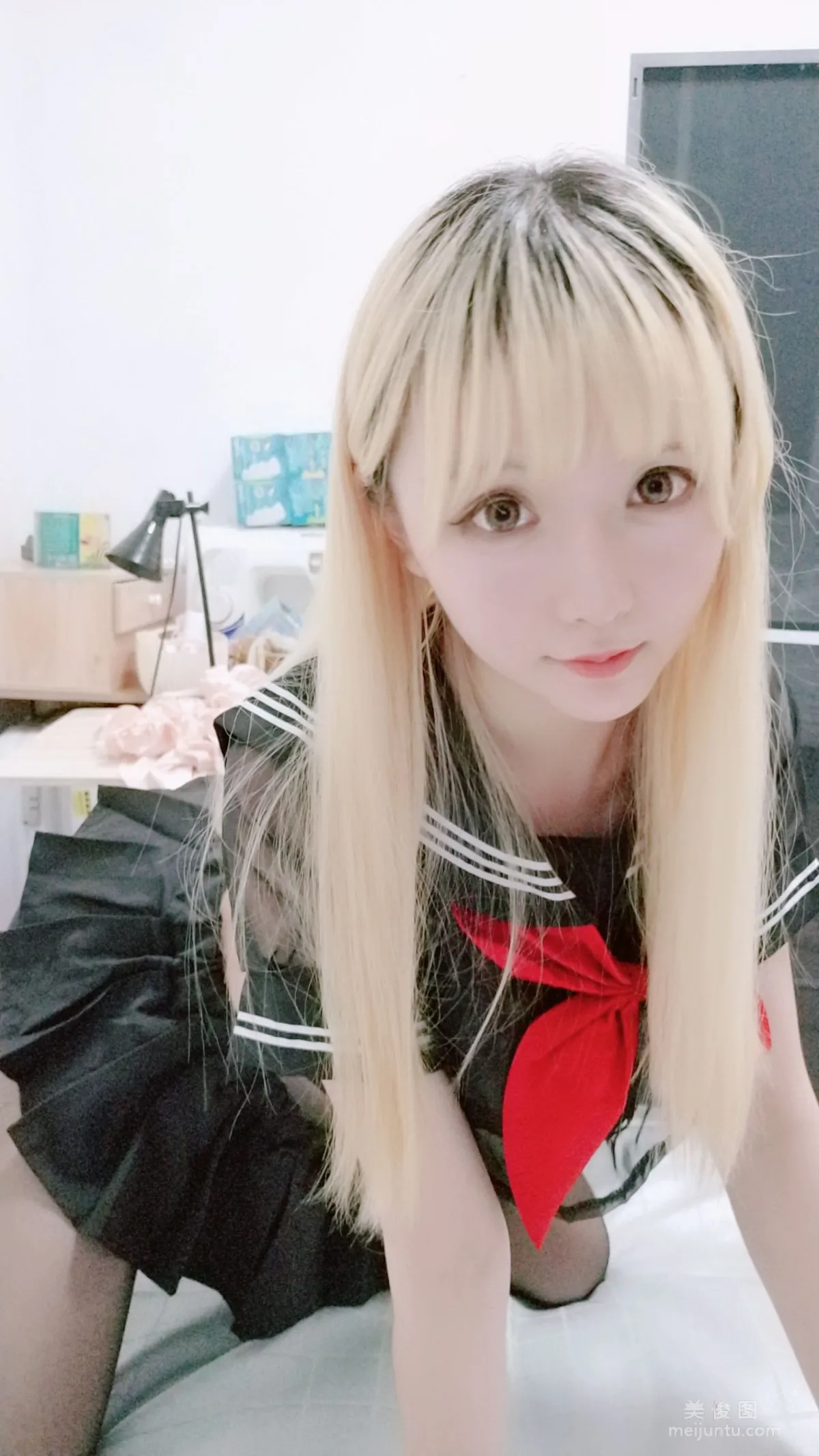 Coser小姐姐星之迟迟 《黑制服》 写真集34