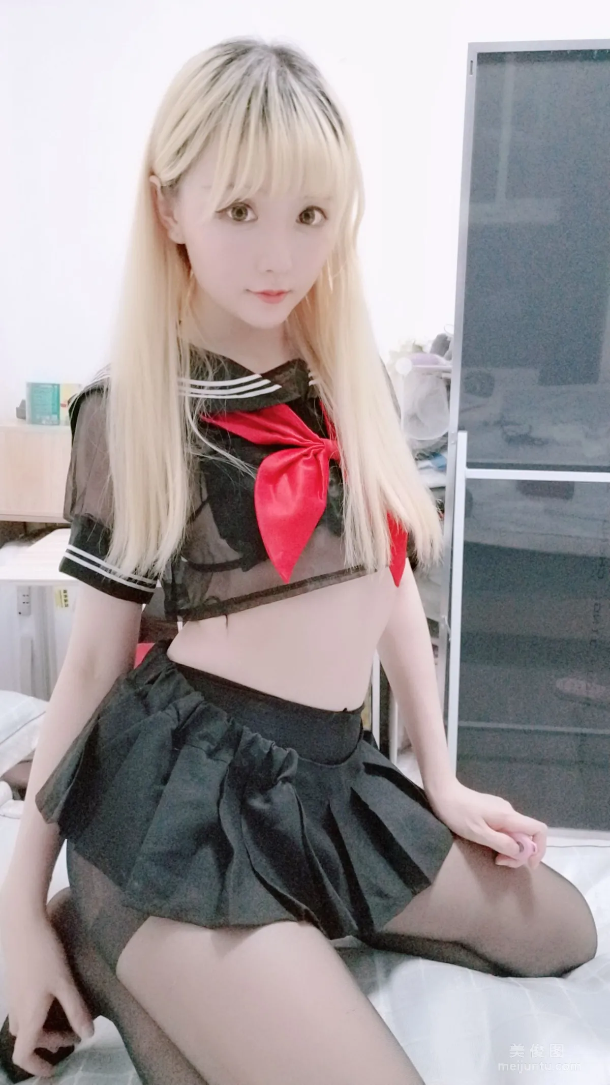 Coser小姐姐星之迟迟 《黑制服》 写真集23