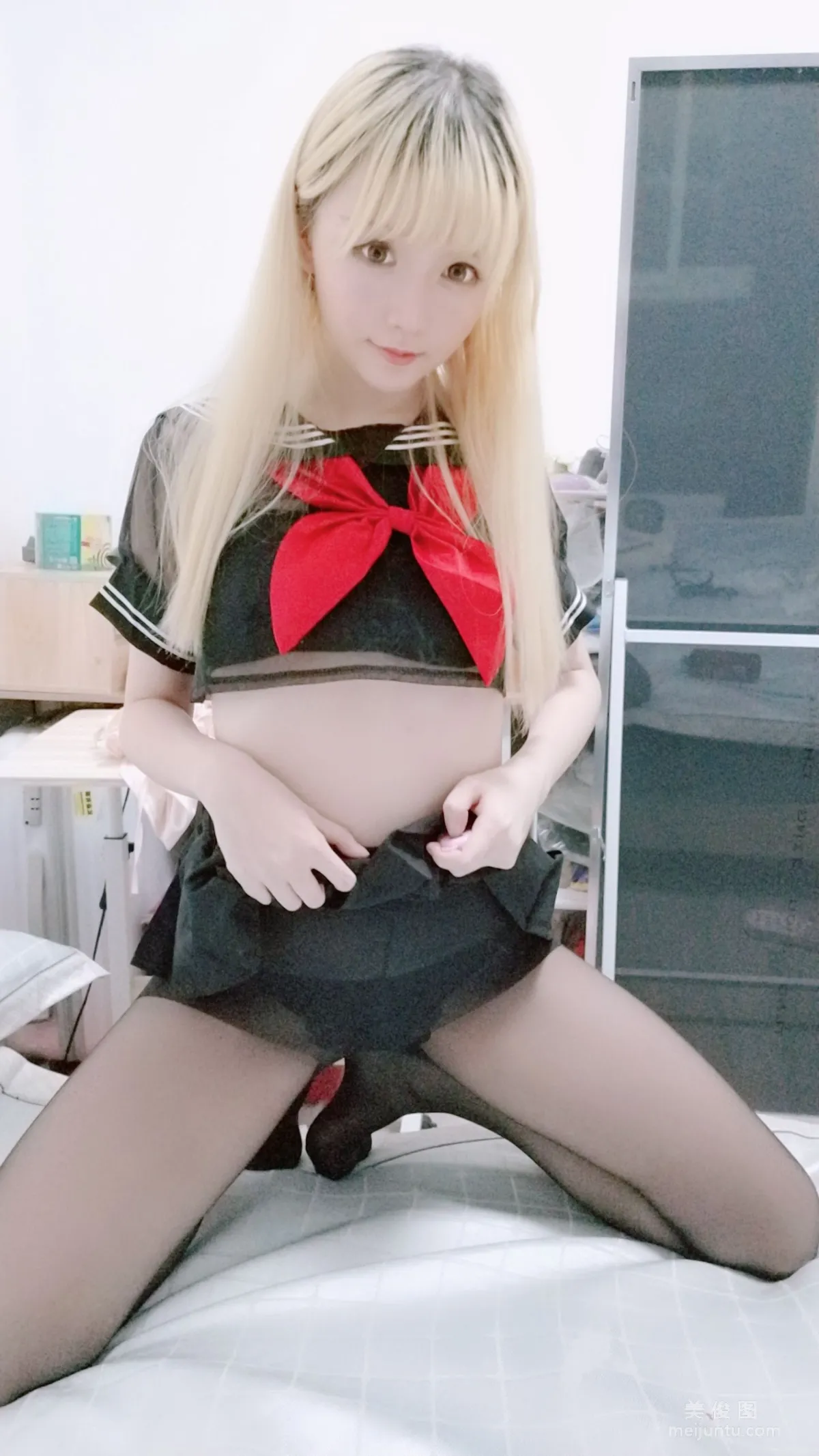 Coser小姐姐星之迟迟 《黑制服》 写真集33