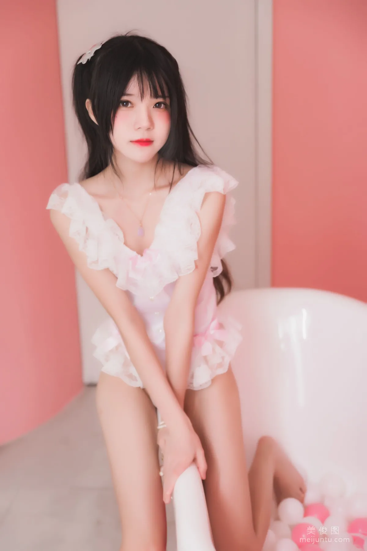 桜桃喵 冬眠系列 《粉色浴缸》 写真集24