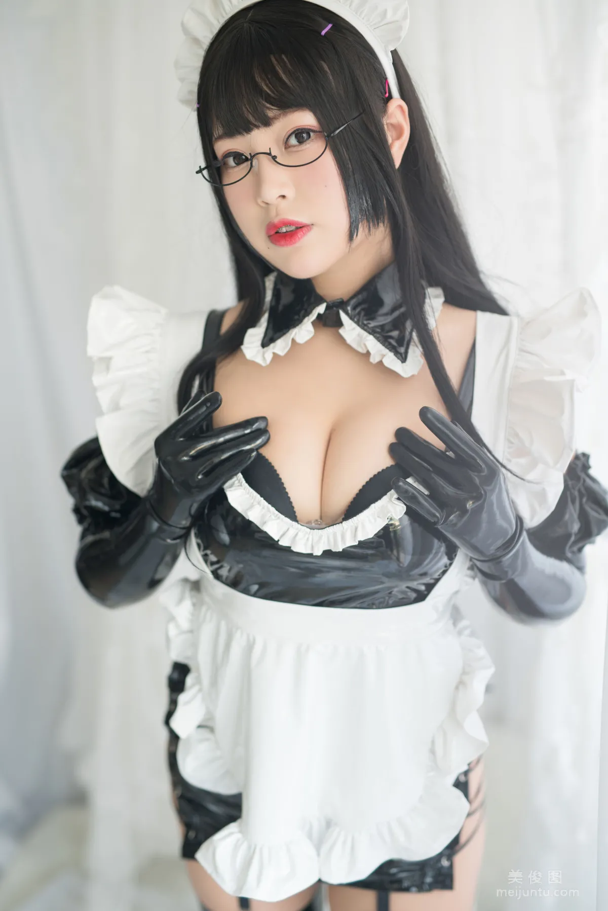 [美女Coser] -白烨- 《傲娇黑胶女仆》 写真集23