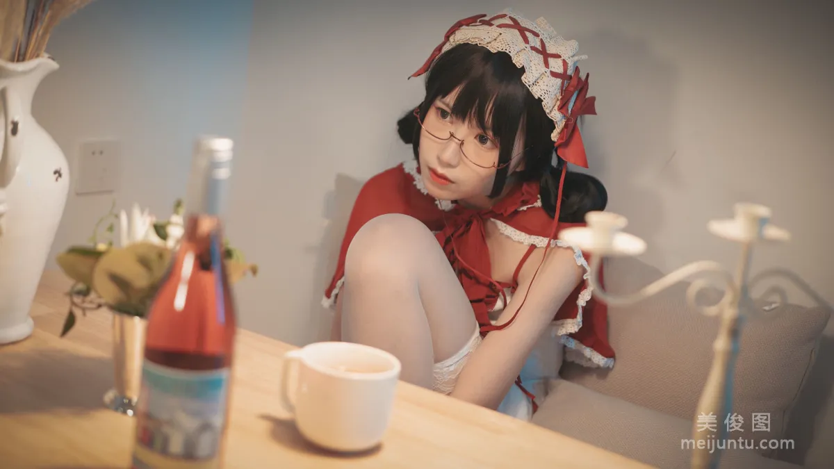 [网红Coser] 逐月su 《小红帽》 写真集27