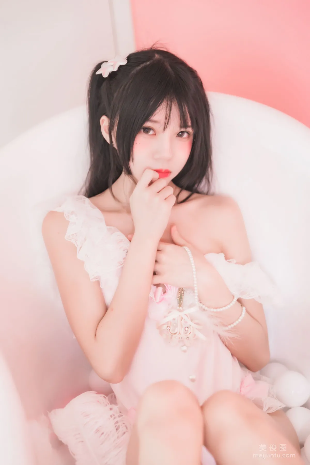 桜桃喵 冬眠系列 《粉色浴缸》 写真集13