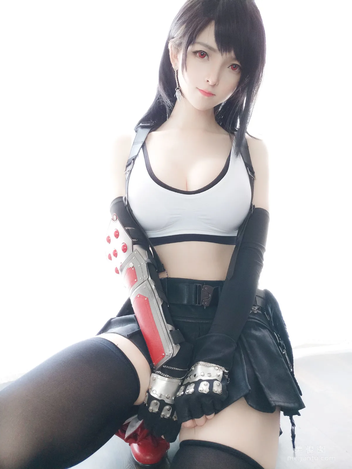 [网红模特Coser] 一小央泽 《蒂法公式装》 写真集12