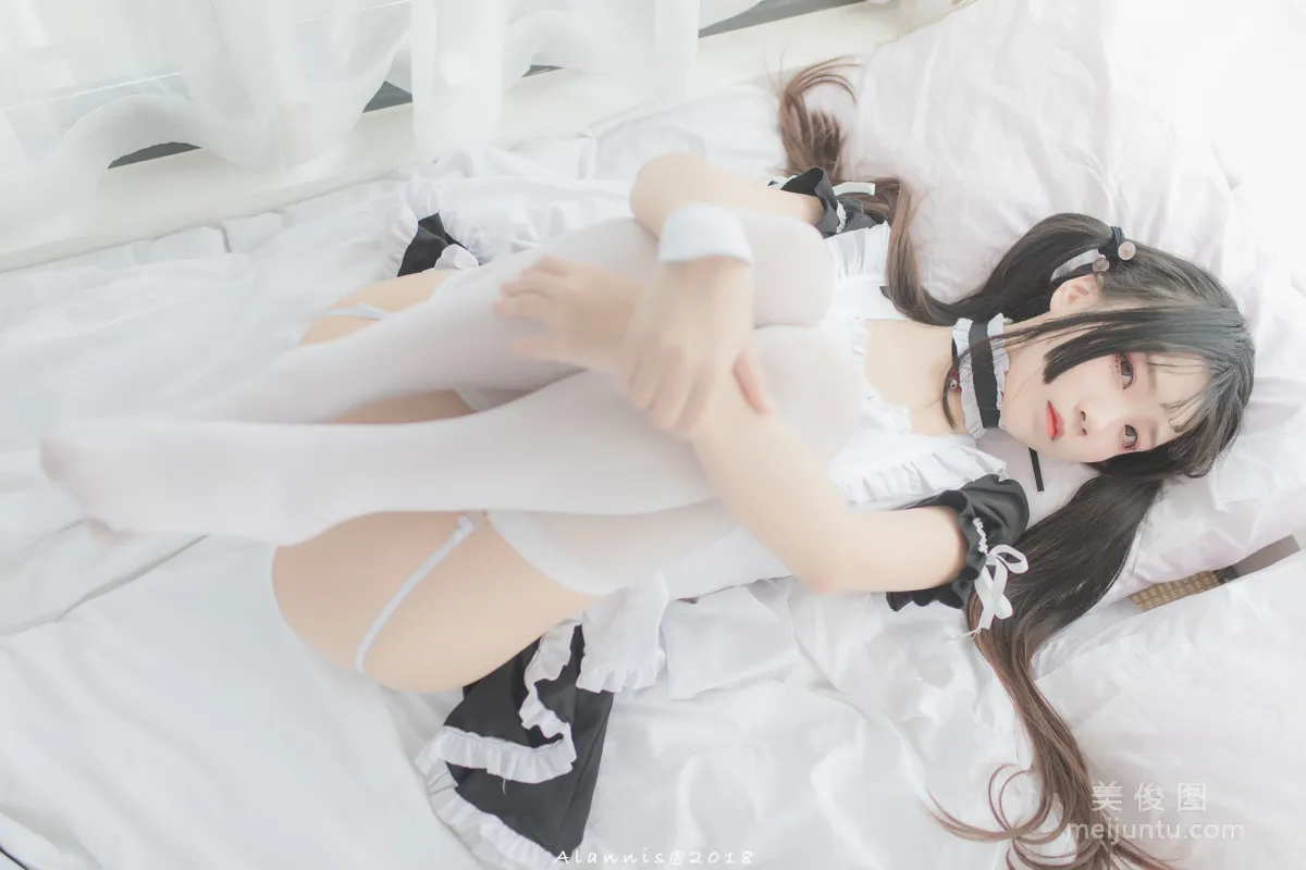 [美女Coser] 五更百鬼 《女仆》 写真集12