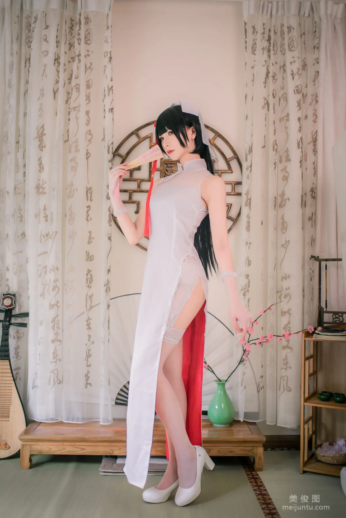 [网红美女Coser] 拼音拼嘤嘤 《高雄旗袍》 写真集3